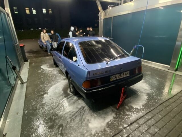 Синій Форд Сієрра, об'ємом двигуна 1.6 л та пробігом 100 тис. км за 580 $, фото 1 на Automoto.ua