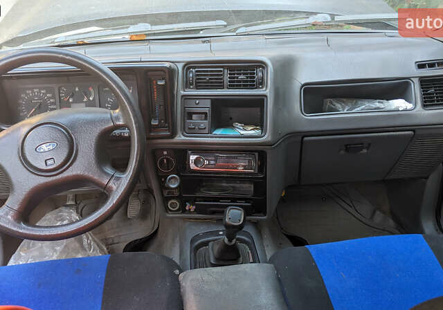 Синий Форд Сиерра, объемом двигателя 2 л и пробегом 350 тыс. км за 400 $, фото 1 на Automoto.ua