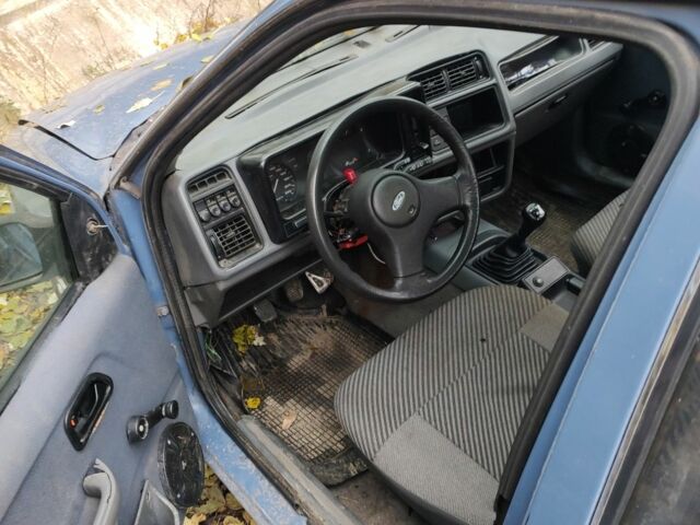 Синий Форд Сиерра, объемом двигателя 0 л и пробегом 100 тыс. км за 713 $, фото 1 на Automoto.ua