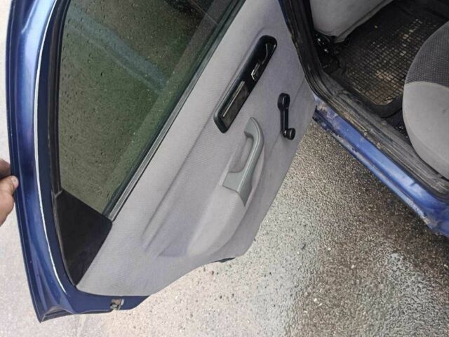 Синий Форд Сиерра, объемом двигателя 2 л и пробегом 390 тыс. км за 1339 $, фото 1 на Automoto.ua