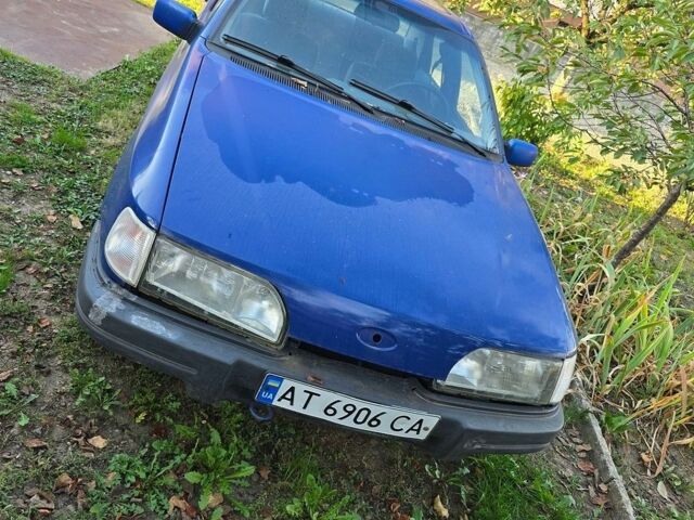 Синій Форд Сієрра, об'ємом двигуна 1.6 л та пробігом 300 тис. км за 890 $, фото 1 на Automoto.ua