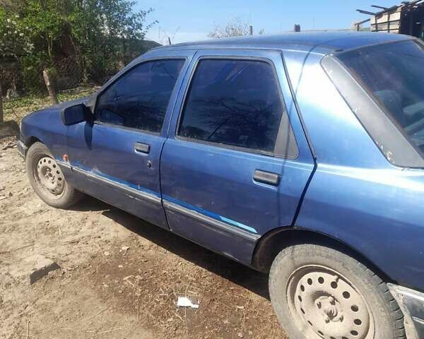 Синий Форд Сиерра, объемом двигателя 1.8 л и пробегом 85 тыс. км за 650 $, фото 1 на Automoto.ua