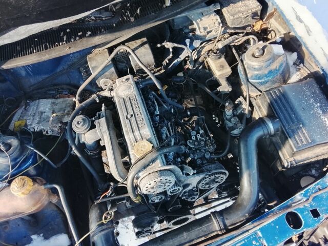 Синий Форд Сиерра, объемом двигателя 1.8 л и пробегом 2 тыс. км за 750 $, фото 1 на Automoto.ua