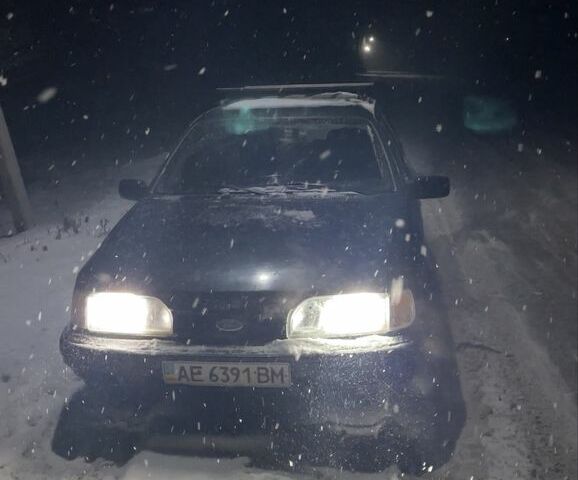 Синий Форд Сиерра, объемом двигателя 2 л и пробегом 150 тыс. км за 790 $, фото 1 на Automoto.ua