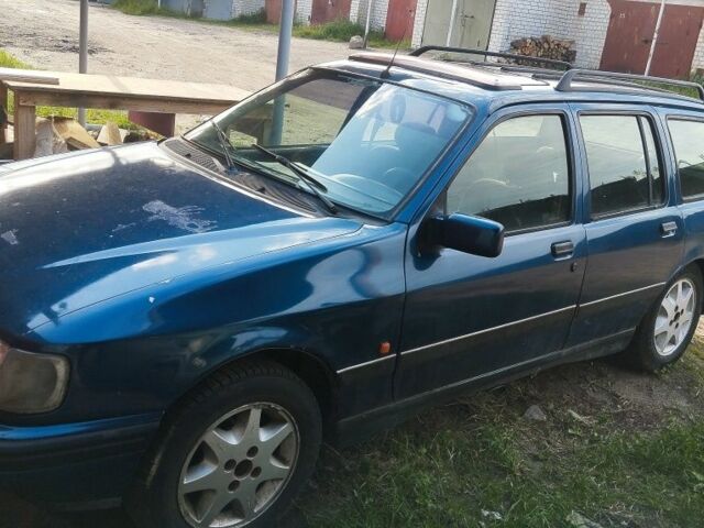 Синий Форд Сиерра, объемом двигателя 2 л и пробегом 300 тыс. км за 447 $, фото 1 на Automoto.ua