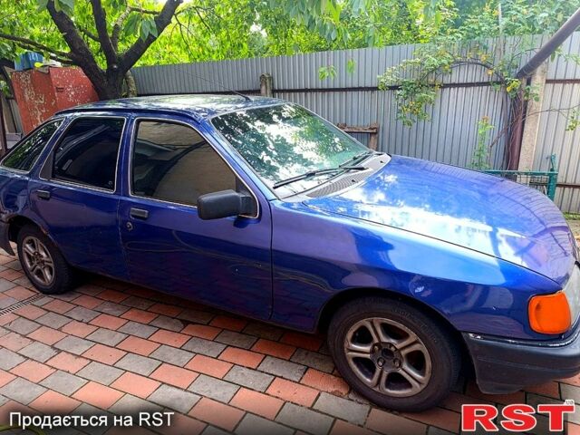Синий Форд Сиерра, объемом двигателя 1.8 л и пробегом 600 тыс. км за 800 $, фото 1 на Automoto.ua