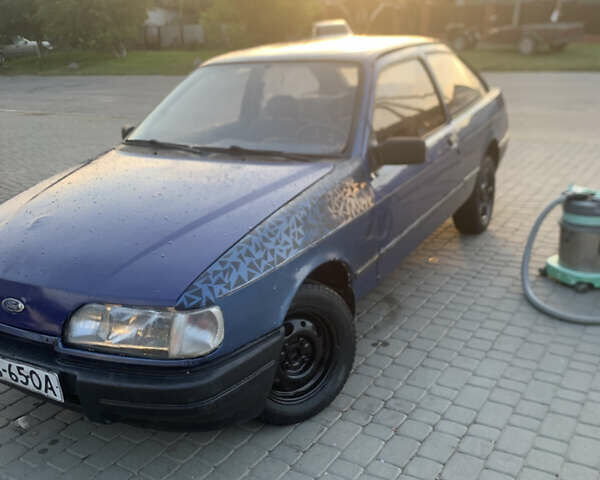 Синій Форд Сієрра, об'ємом двигуна 1.8 л та пробігом 200 тис. км за 600 $, фото 1 на Automoto.ua