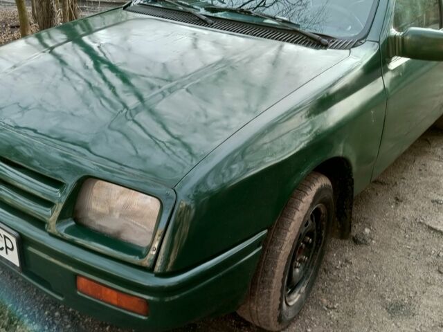 Зелений Форд Сієрра, об'ємом двигуна 1.6 л та пробігом 200 тис. км за 1799 $, фото 1 на Automoto.ua