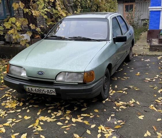 Форд Сиерра 1988 в Черкассах на Automoto.ua Зеленый Форд Сиерра, объемом двигателя 1.8 л и пробегом 200 тыс. км за 270 $, фото 1 на Automoto.ua