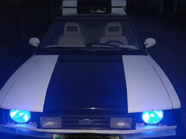 Белый Форд Таурус, объемом двигателя 2.3 л и пробегом 500 тыс. км за 520 $, фото 1 на Automoto.ua