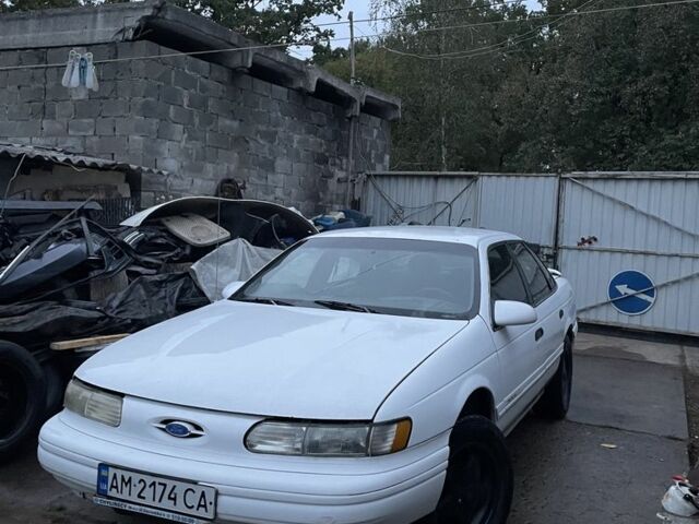 Білий Форд Taurus, об'ємом двигуна 3 л та пробігом 100 тис. км за 1150 $, фото 1 на Automoto.ua