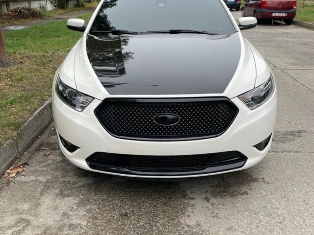 Белый Форд Таурус, объемом двигателя 3.5 л и пробегом 140 тыс. км за 20500 $, фото 1 на Automoto.ua