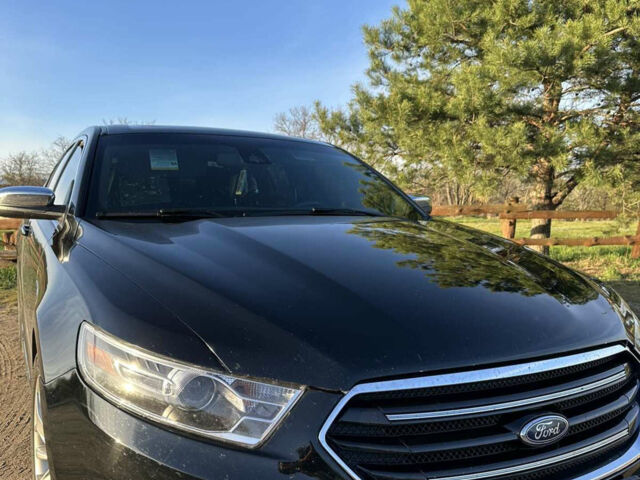 Чорний Форд Taurus, об'ємом двигуна 3.5 л та пробігом 135 тис. км за 12700 $, фото 1 на Automoto.ua