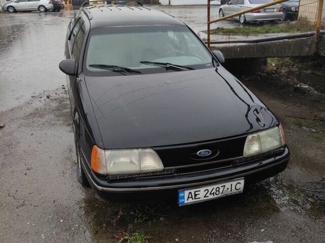 Черный Форд Таурус, объемом двигателя 2.5 л и пробегом 300 тыс. км за 579 $, фото 1 на Automoto.ua