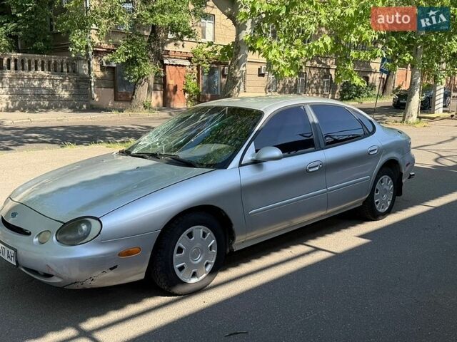 Сірий Форд Taurus, об'ємом двигуна 2.99 л та пробігом 222 тис. км за 1300 $, фото 1 на Automoto.ua