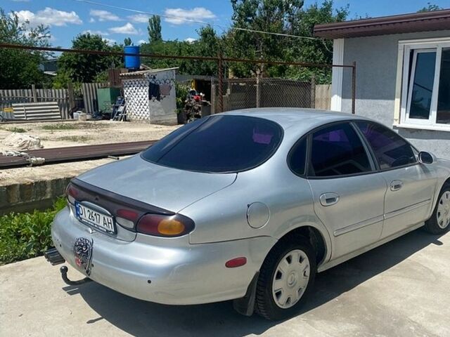 Сірий Форд Taurus, об'ємом двигуна 2.99 л та пробігом 200 тис. км за 750 $, фото 1 на Automoto.ua