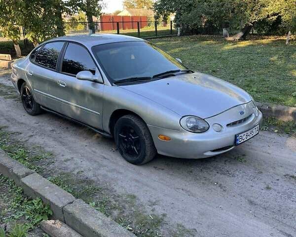 Серый Форд Таурус, объемом двигателя 2.93 л и пробегом 200 тыс. км за 2999 $, фото 1 на Automoto.ua