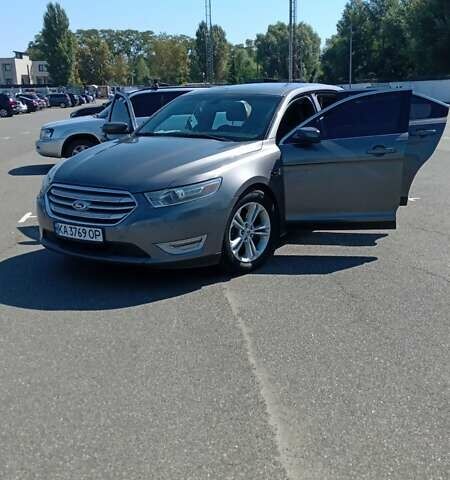 Сірий Форд Taurus, об'ємом двигуна 3.5 л та пробігом 210 тис. км за 9999 $, фото 1 на Automoto.ua