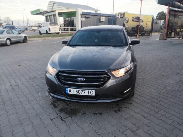 Серый Форд Таурус, объемом двигателя 3.5 л и пробегом 154 тыс. км за 10800 $, фото 1 на Automoto.ua