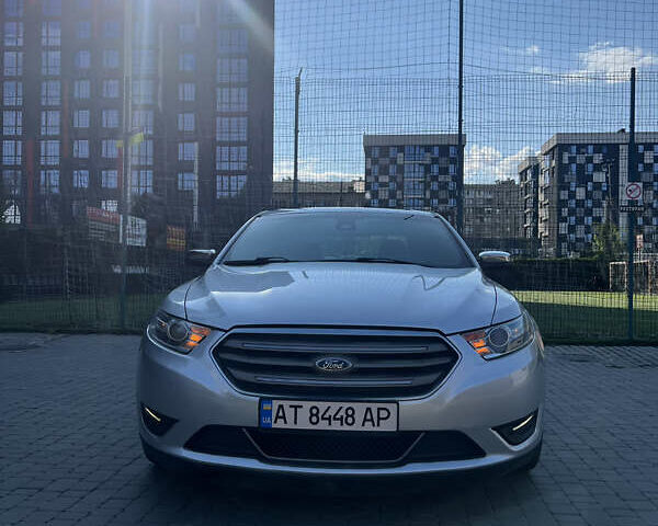 Серый Форд Таурус, объемом двигателя 3.5 л и пробегом 99 тыс. км за 13900 $, фото 1 на Automoto.ua