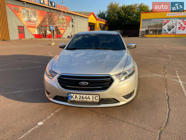 Сірий Форд Taurus, об'ємом двигуна 3.5 л та пробігом 67 тис. км за 13000 $, фото 1 на Automoto.ua