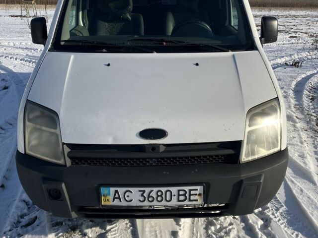 Белый Форд Турнео Коннект, объемом двигателя 0 л и пробегом 300 тыс. км за 3350 $, фото 1 на Automoto.ua