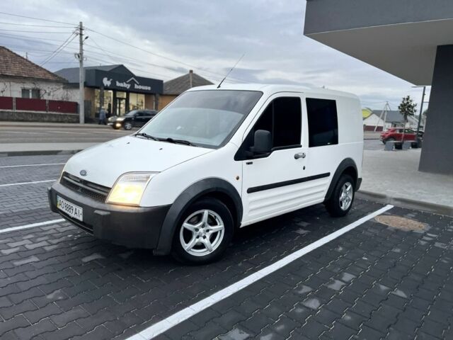 Белый Форд Турнео Коннект, объемом двигателя 1.8 л и пробегом 400 тыс. км за 3900 $, фото 1 на Automoto.ua