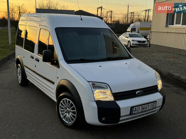 Белый Форд Турнео Коннект, объемом двигателя 1.8 л и пробегом 216 тыс. км за 6700 $, фото 1 на Automoto.ua