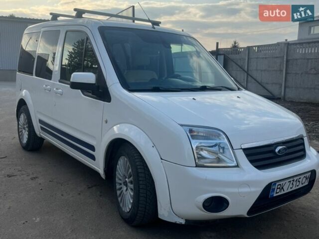 Белый Форд Турнео Коннект, объемом двигателя 1.8 л и пробегом 340 тыс. км за 6000 $, фото 1 на Automoto.ua