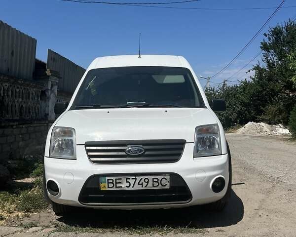 Белый Форд Турнео Коннект, объемом двигателя 1.8 л и пробегом 190 тыс. км за 6300 $, фото 1 на Automoto.ua