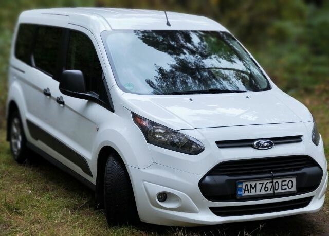 Белый Форд Турнео Коннект, объемом двигателя 1.5 л и пробегом 150 тыс. км за 13500 $, фото 1 на Automoto.ua