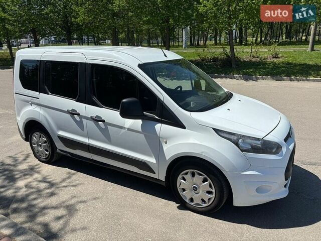 Белый Форд Турнео Коннект, объемом двигателя 1.56 л и пробегом 315 тыс. км за 16200 $, фото 1 на Automoto.ua