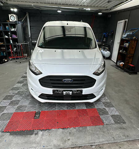 Белый Форд Турнео Коннект, объемом двигателя 1.5 л и пробегом 23 тыс. км за 19446 $, фото 1 на Automoto.ua