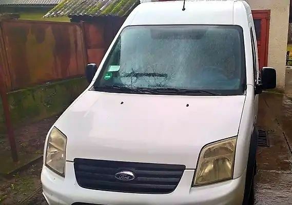 Белый Форд Турнео Коннект, объемом двигателя 0 л и пробегом 300 тыс. км за 3800 $, фото 1 на Automoto.ua