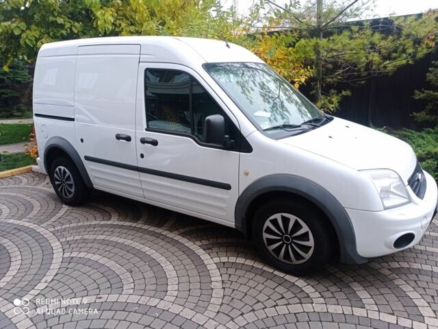 Белый Форд Турнео Коннект, объемом двигателя 1.8 л и пробегом 130 тыс. км за 4600 $, фото 1 на Automoto.ua