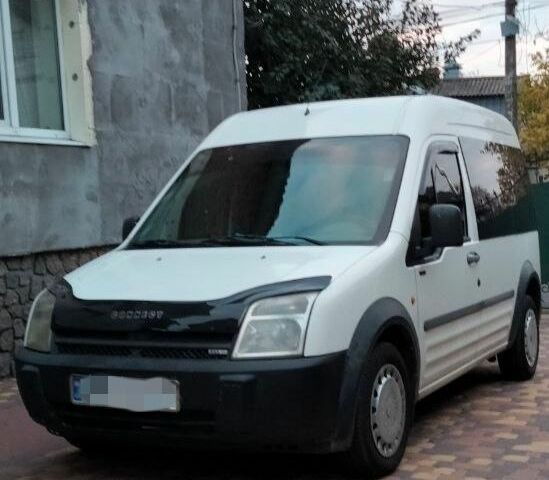 Белый Форд Турнео Коннект, объемом двигателя 1.8 л и пробегом 330 тыс. км за 4990 $, фото 1 на Automoto.ua