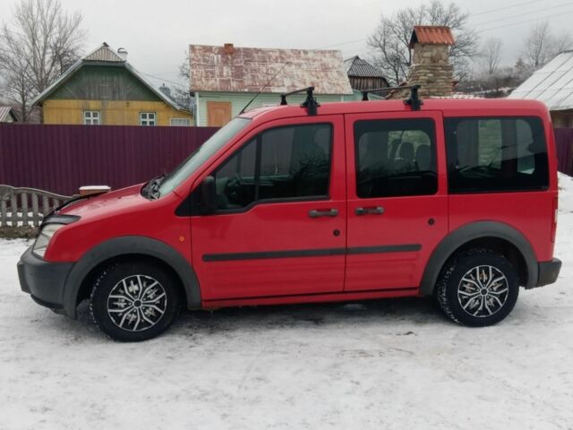 Красный Форд Турнео Коннект, объемом двигателя 0 л и пробегом 327 тыс. км за 3800 $, фото 1 на Automoto.ua