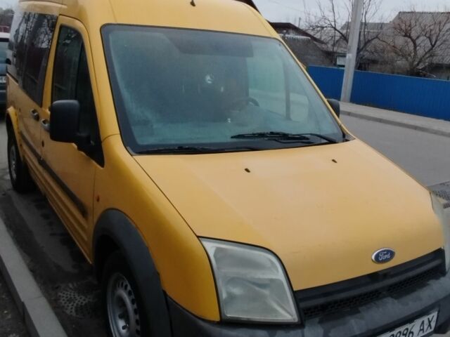 Желтый Форд Турнео Коннект, объемом двигателя 0 л и пробегом 403 тыс. км за 2600 $, фото 1 на Automoto.ua