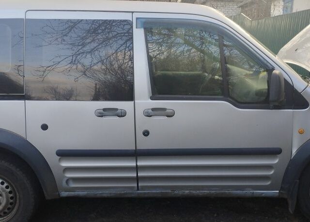 Серый Форд Турнео Коннект, объемом двигателя 0 л и пробегом 300 тыс. км за 3500 $, фото 1 на Automoto.ua