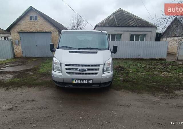 Сірий Форд Турнео Коннект, об'ємом двигуна 2.2 л та пробігом 179 тис. км за 13000 $, фото 1 на Automoto.ua