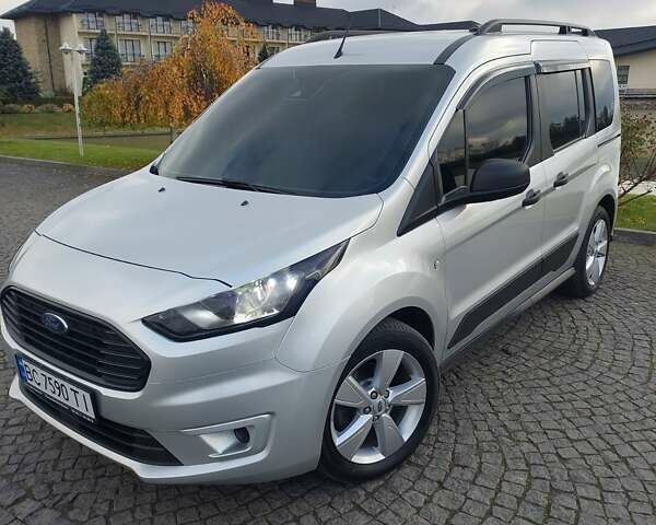 Серый Форд Турнео Коннект, объемом двигателя 1.5 л и пробегом 236 тыс. км за 20500 $, фото 1 на Automoto.ua