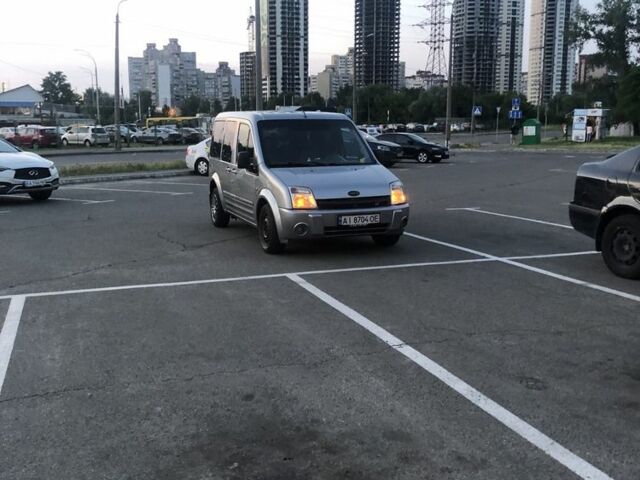 Серый Форд Турнео Коннект, объемом двигателя 1.8 л и пробегом 270 тыс. км за 3000 $, фото 1 на Automoto.ua