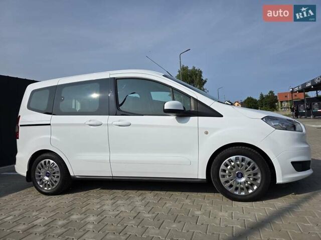 Белый Форд Tourneo Courier, объемом двигателя 1.5 л и пробегом 141 тыс. км за 9999 $, фото 1 на Automoto.ua
