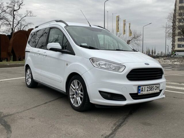 Белый Форд Tourneo Courier, объемом двигателя 1.6 л и пробегом 237 тыс. км за 10500 $, фото 1 на Automoto.ua