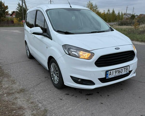 Белый Форд Tourneo Courier, объемом двигателя 1.5 л и пробегом 220 тыс. км за 9200 $, фото 1 на Automoto.ua