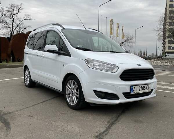 Белый Форд Tourneo Courier, объемом двигателя 1.6 л и пробегом 237 тыс. км за 11500 $, фото 1 на Automoto.ua