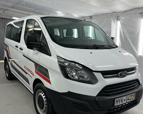 Белый Форд Турнео Кастом, объемом двигателя 2.2 л и пробегом 219 тыс. км за 12400 $, фото 1 на Automoto.ua