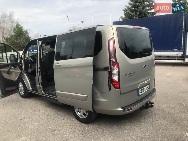 Серый Форд Турнео Кастом, объемом двигателя 2.2 л и пробегом 201 тыс. км за 17500 $, фото 1 на Automoto.ua