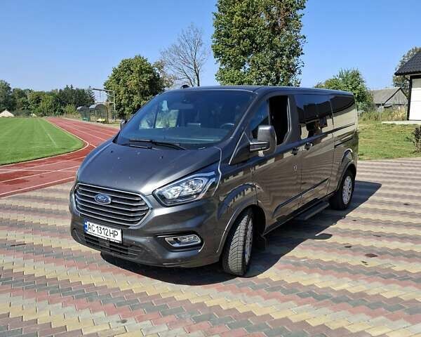 Серый Форд Турнео Кастом, объемом двигателя 2 л и пробегом 19 тыс. км за 56000 $, фото 1 на Automoto.ua