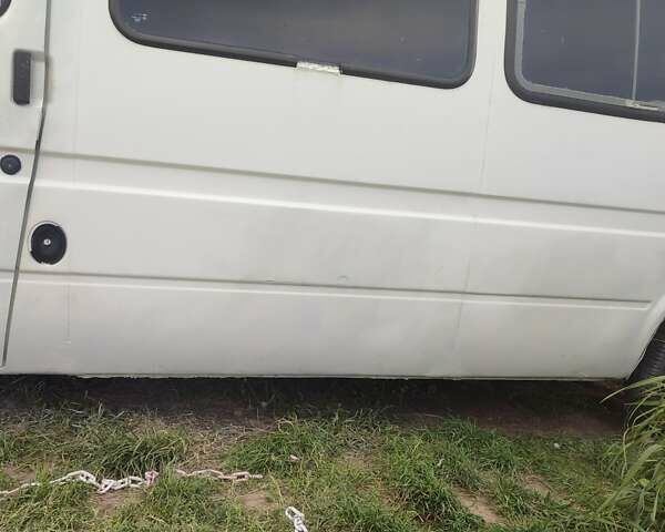 Белый Форд Транзит Коннект, объемом двигателя 2.5 л и пробегом 150 тыс. км за 3000 $, фото 1 на Automoto.ua